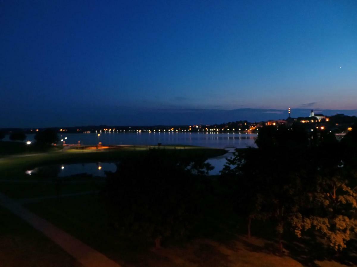 Cozy Apartment With A Wonderful Lake View Telšiai エクステリア 写真